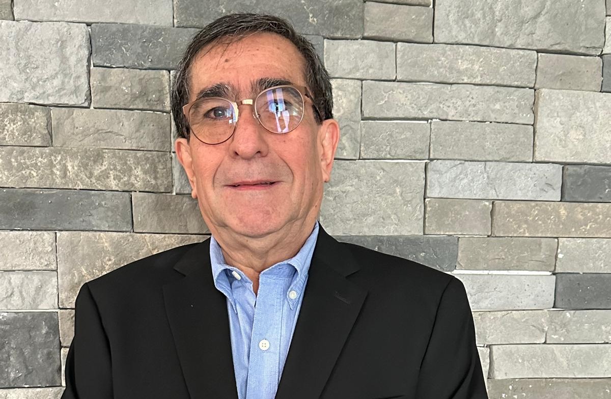 Irving Larios