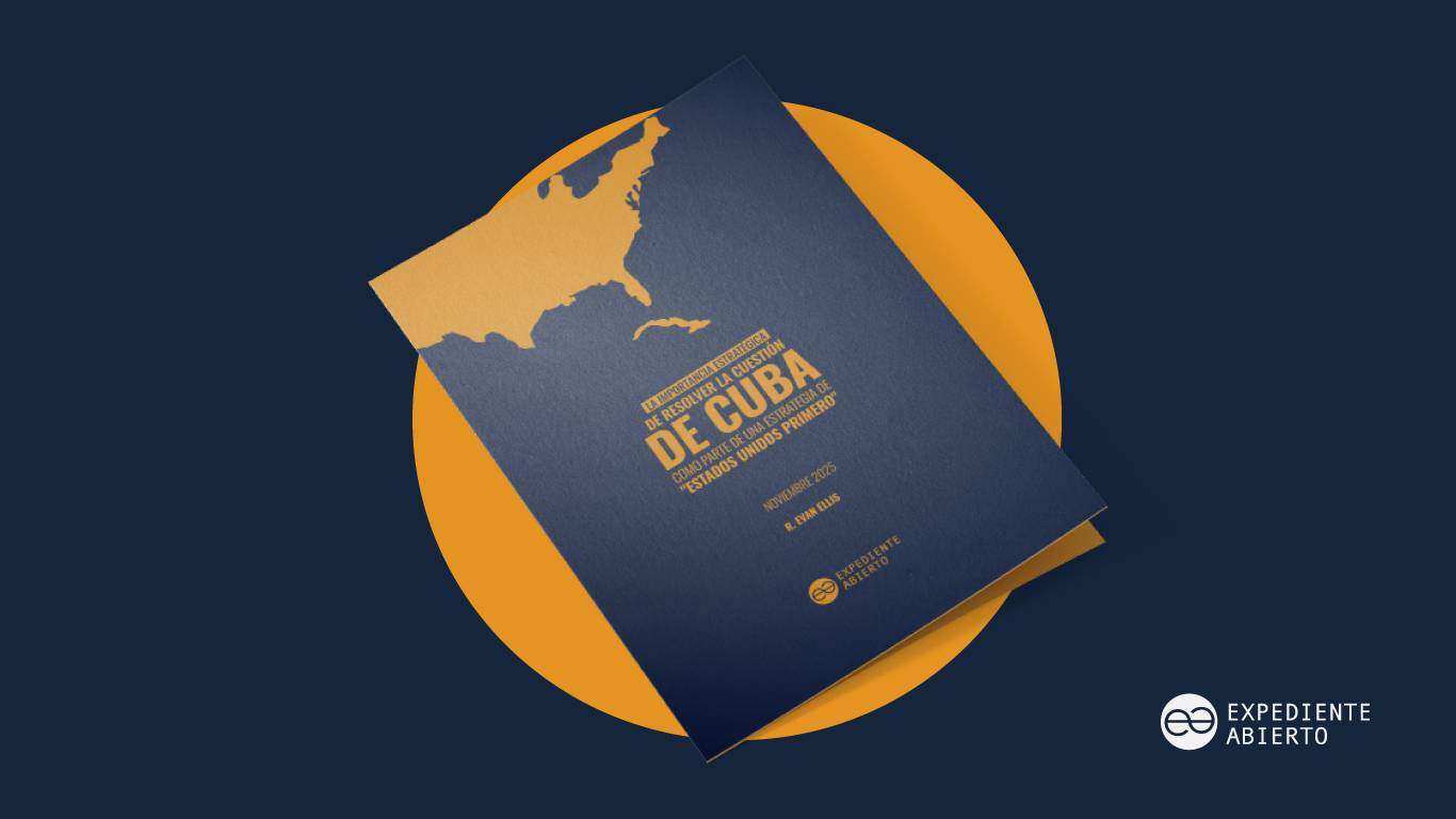 Portada en libro del informe sobre Cuba y estrategia Estados Unidos Primero