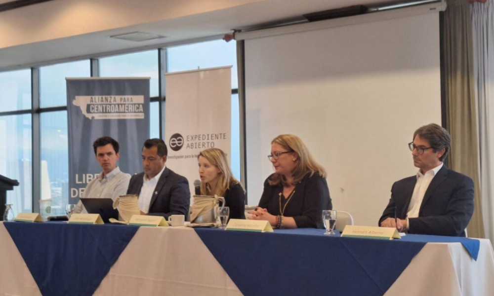 Panel de expertos del foro China en Amrica Latina organizado por Expediente Abierto en Costa Rica