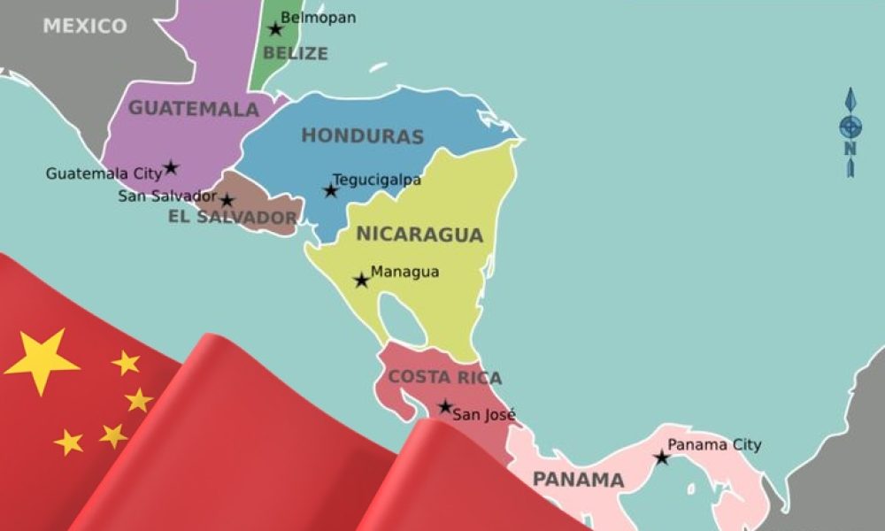 Mapa político de Centroamérica con bandera china superpuesta en esquina