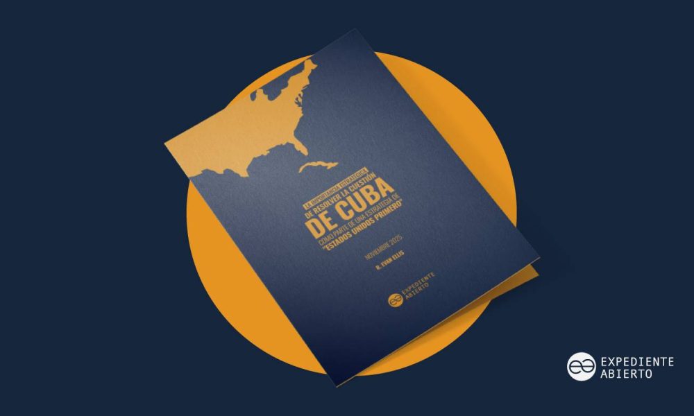 Portada en libro del informe sobre Cuba y estrategia Estados Unidos Primero